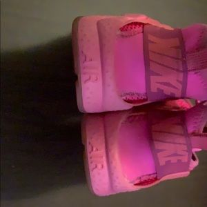 pink Nike air huarache